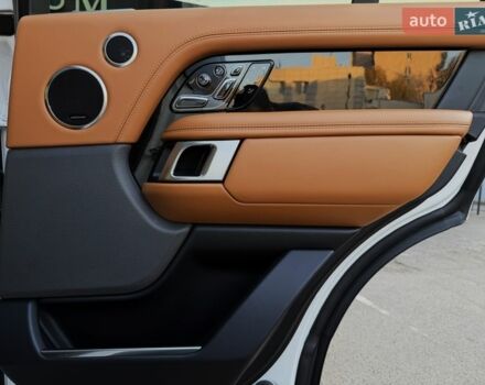 Білий Ленд Ровер Рендж Ровер, об'ємом двигуна 4.37 л та пробігом 105 тис. км за 64999 $, фото 35 на Automoto.ua