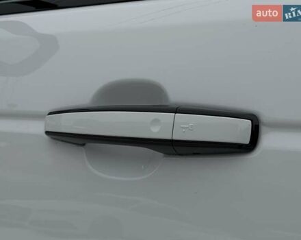 Белый Ленд Ровер Рендж Ровер, объемом двигателя 4.37 л и пробегом 105 тыс. км за 64999 $, фото 18 на Automoto.ua