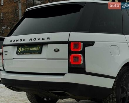 Белый Ленд Ровер Рендж Ровер, объемом двигателя 4.37 л и пробегом 105 тыс. км за 64999 $, фото 22 на Automoto.ua
