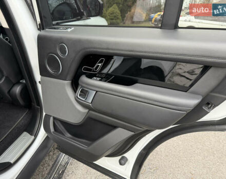 Белый Ленд Ровер Рендж Ровер, объемом двигателя 3 л и пробегом 81 тыс. км за 65000 $, фото 13 на Automoto.ua