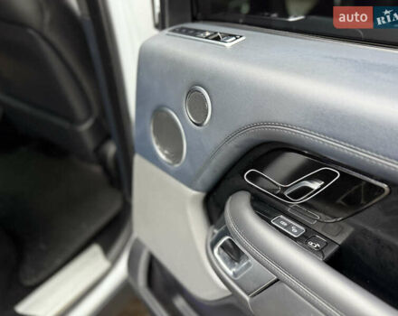 Белый Ленд Ровер Рендж Ровер, объемом двигателя 3 л и пробегом 165 тыс. км за 57500 $, фото 28 на Automoto.ua