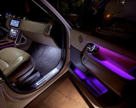 Білий Ленд Ровер Рендж Ровер, об'ємом двигуна 5 л та пробігом 80 тис. км за 66700 $, фото 9 на Automoto.ua