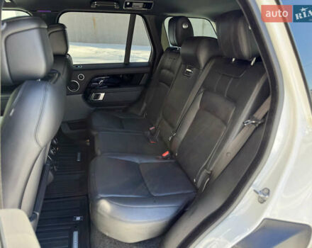 Білий Ленд Ровер Рендж Ровер, об'ємом двигуна 5 л та пробігом 35 тис. км за 65000 $, фото 15 на Automoto.ua