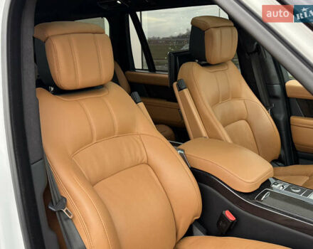 Белый Ленд Ровер Рендж Ровер, объемом двигателя 4.37 л и пробегом 71 тыс. км за 114900 $, фото 36 на Automoto.ua