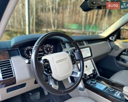 Білий Ленд Ровер Рендж Ровер, об'ємом двигуна 5 л та пробігом 95 тис. км за 65000 $, фото 13 на Automoto.ua