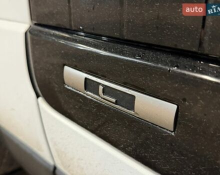Білий Ленд Ровер Рендж Ровер, об'ємом двигуна 5 л та пробігом 95 тис. км за 69500 $, фото 9 на Automoto.ua
