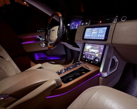 Білий Ленд Ровер Рендж Ровер, об'ємом двигуна 5 л та пробігом 80 тис. км за 66700 $, фото 8 на Automoto.ua