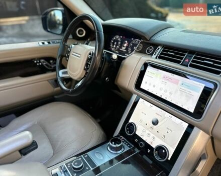 Білий Ленд Ровер Рендж Ровер, об'ємом двигуна 5 л та пробігом 95 тис. км за 65000 $, фото 21 на Automoto.ua