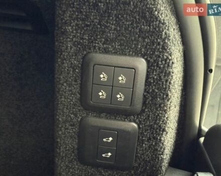 Белый Ленд Ровер Рендж Ровер, объемом двигателя 4.4 л и пробегом 138 тыс. км за 69999 $, фото 11 на Automoto.ua