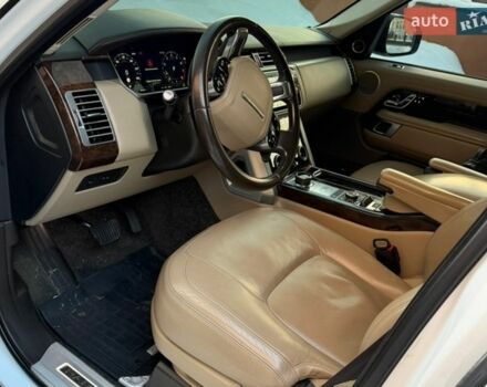 Білий Ленд Ровер Рендж Ровер, об'ємом двигуна 5 л та пробігом 97 тис. км за 65000 $, фото 8 на Automoto.ua