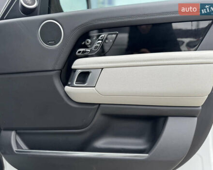 Белый Ленд Ровер Рендж Ровер, объемом двигателя 5 л и пробегом 155 тыс. км за 64999 $, фото 46 на Automoto.ua