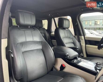 Ленд Ровер Рендж Ровер 2019 в Киеве на Automoto.ua Белый Ленд Ровер Рендж Ровер, объемом двигателя 2.99 л и пробегом 83 тыс. км за 65500 $, фото 12 на Automoto.ua