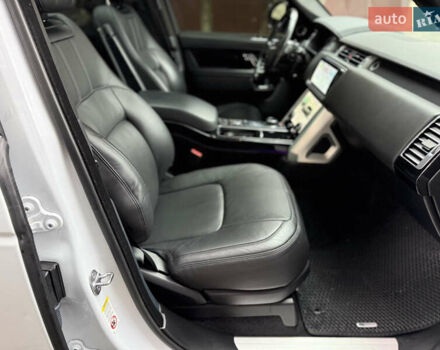 Белый Ленд Ровер Рендж Ровер, объемом двигателя 3 л и пробегом 165 тыс. км за 57500 $, фото 30 на Automoto.ua