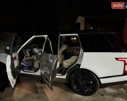 Білий Ленд Ровер Рендж Ровер, об'ємом двигуна 5 л та пробігом 79 тис. км за 68000 $, фото 10 на Automoto.ua