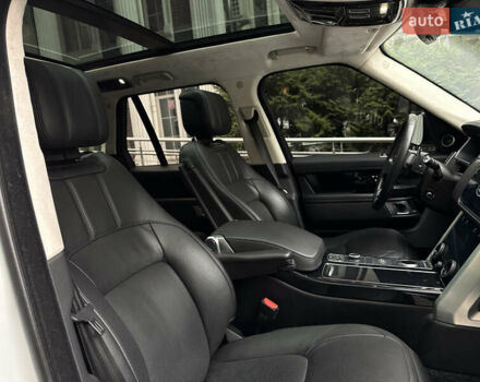 Білий Ленд Ровер Рендж Ровер, об'ємом двигуна 3 л та пробігом 82 тис. км за 49900 $, фото 15 на Automoto.ua