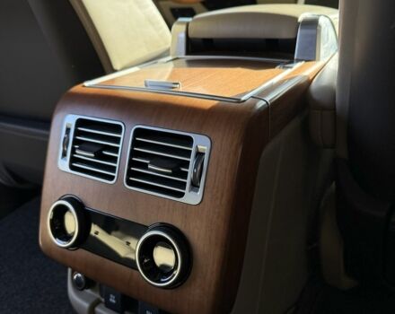 Білий Ленд Ровер Рендж Ровер, об'ємом двигуна 5 л та пробігом 80 тис. км за 66700 $, фото 23 на Automoto.ua