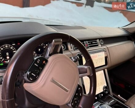 Білий Ленд Ровер Рендж Ровер, об'ємом двигуна 5 л та пробігом 97 тис. км за 65000 $, фото 11 на Automoto.ua