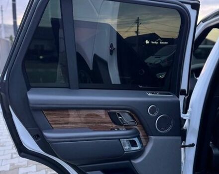 Белый Ленд Ровер Рендж Ровер, объемом двигателя 4.37 л и пробегом 130 тыс. км за 65000 $, фото 5 на Automoto.ua