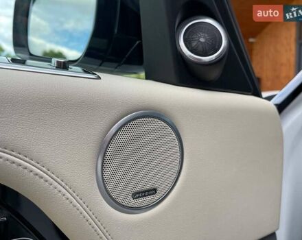 Ленд Ровер Рендж Ровер 2019 в Киеве на Automoto.ua Белый Ленд Ровер Рендж Ровер, объемом двигателя 2.99 л и пробегом 83 тыс. км за 65500 $, фото 8 на Automoto.ua