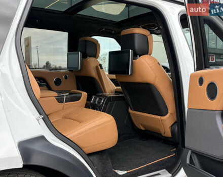 Белый Ленд Ровер Рендж Ровер, объемом двигателя 4.37 л и пробегом 71 тыс. км за 114900 $, фото 40 на Automoto.ua