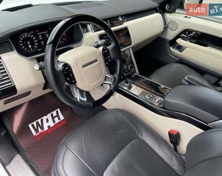 Ленд Ровер Рендж Ровер 2019 в Киеве на Automoto.ua Белый Ленд Ровер Рендж Ровер, объемом двигателя 2.99 л и пробегом 83 тыс. км за 65500 $, фото 9 на Automoto.ua