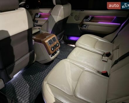 Білий Ленд Ровер Рендж Ровер, об'ємом двигуна 5 л та пробігом 79 тис. км за 68000 $, фото 18 на Automoto.ua