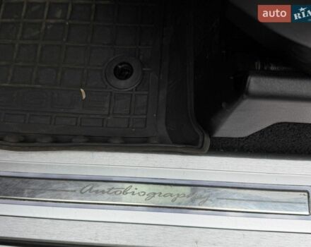 Белый Ленд Ровер Рендж Ровер, объемом двигателя 4.4 л и пробегом 138 тыс. км за 69999 $, фото 16 на Automoto.ua