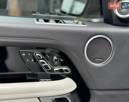 Белый Ленд Ровер Рендж Ровер, объемом двигателя 5 л и пробегом 155 тыс. км за 64999 $, фото 15 на Automoto.ua