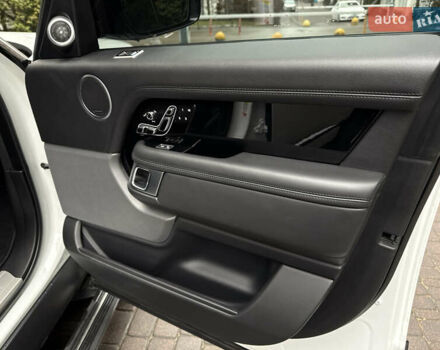 Білий Ленд Ровер Рендж Ровер, об'ємом двигуна 3 л та пробігом 82 тис. км за 49900 $, фото 13 на Automoto.ua