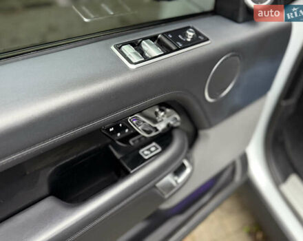 Белый Ленд Ровер Рендж Ровер, объемом двигателя 3 л и пробегом 165 тыс. км за 57500 $, фото 22 на Automoto.ua