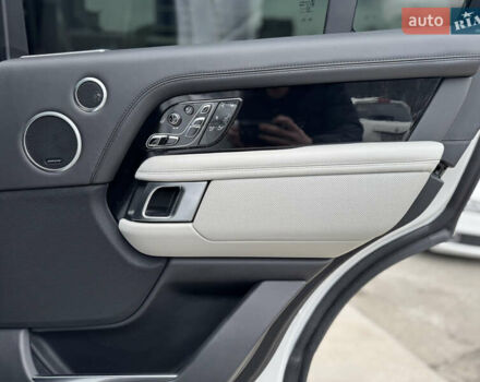 Белый Ленд Ровер Рендж Ровер, объемом двигателя 5 л и пробегом 155 тыс. км за 64999 $, фото 41 на Automoto.ua