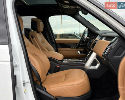 Білий Ленд Ровер Рендж Ровер, об'ємом двигуна 4.37 л та пробігом 71 тис. км за 114900 $, фото 37 на Automoto.ua