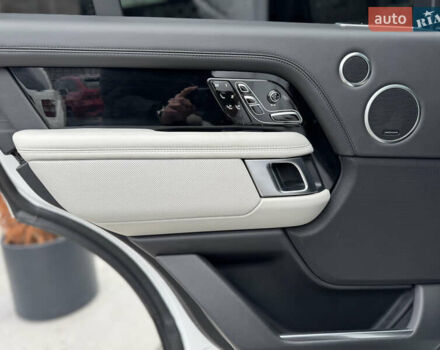 Белый Ленд Ровер Рендж Ровер, объемом двигателя 5 л и пробегом 155 тыс. км за 64999 $, фото 31 на Automoto.ua