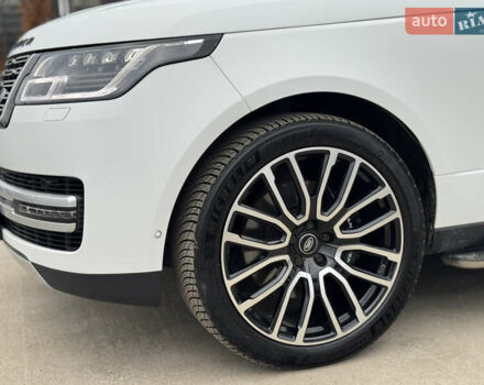 Белый Ленд Ровер Рендж Ровер, объемом двигателя 5 л и пробегом 155 тыс. км за 64999 $, фото 4 на Automoto.ua