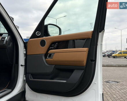 Білий Ленд Ровер Рендж Ровер, об'ємом двигуна 4.37 л та пробігом 71 тис. км за 114900 $, фото 38 на Automoto.ua