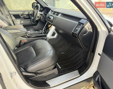 Белый Ленд Ровер Рендж Ровер, объемом двигателя 3 л и пробегом 123 тыс. км за 63000 $, фото 30 на Automoto.ua