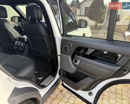 Белый Ленд Ровер Рендж Ровер, объемом двигателя 3 л и пробегом 123 тыс. км за 63000 $, фото 33 на Automoto.ua