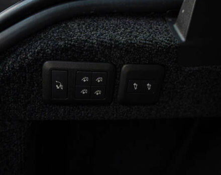 Білий Ленд Ровер Рендж Ровер, об'ємом двигуна 3 л та пробігом 75 тис. км за 69740 $, фото 7 на Automoto.ua