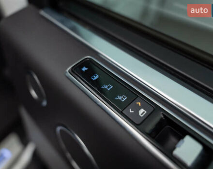 Білий Ленд Ровер Рендж Ровер, об'ємом двигуна 3 л та пробігом 75 тис. км за 69740 $, фото 25 на Automoto.ua