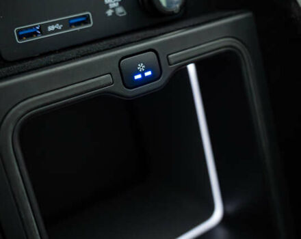 Білий Ленд Ровер Рендж Ровер, об'ємом двигуна 3 л та пробігом 75 тис. км за 69740 $, фото 21 на Automoto.ua