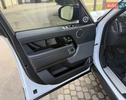 Белый Ленд Ровер Рендж Ровер, объемом двигателя 3 л и пробегом 123 тыс. км за 63000 $, фото 25 на Automoto.ua