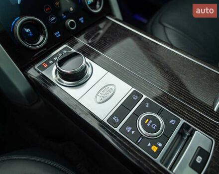 Білий Ленд Ровер Рендж Ровер, об'ємом двигуна 3 л та пробігом 75 тис. км за 69740 $, фото 20 на Automoto.ua