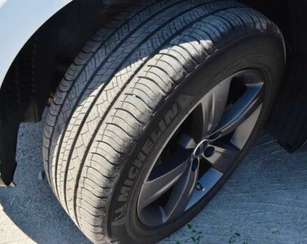 Білий Ленд Ровер Рендж Ровер, об'ємом двигуна 3 л та пробігом 71 тис. км за 17300 $, фото 7 на Automoto.ua