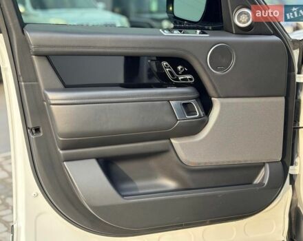 Белый Ленд Ровер Рендж Ровер, объемом двигателя 5 л и пробегом 72 тыс. км за 75990 $, фото 15 на Automoto.ua