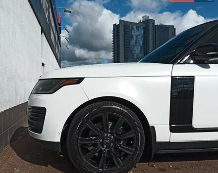 Ленд Ровер Рендж Ровер 2021 в Киеве на Automoto.ua Белый Ленд Ровер Рендж Ровер, объемом двигателя 5 л и пробегом 71 тыс. км за 79000 $, фото 5 на Automoto.ua