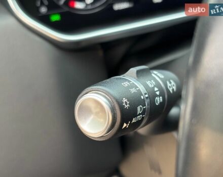 Белый Ленд Ровер Рендж Ровер, объемом двигателя 5 л и пробегом 72 тыс. км за 75990 $, фото 19 на Automoto.ua