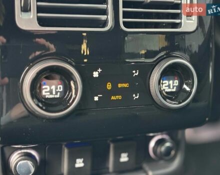 Белый Ленд Ровер Рендж Ровер, объемом двигателя 5 л и пробегом 72 тыс. км за 75990 $, фото 36 на Automoto.ua