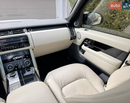 Білий Ленд Ровер Рендж Ровер, об'ємом двигуна 3 л та пробігом 97 тис. км за 79500 $, фото 31 на Automoto.ua