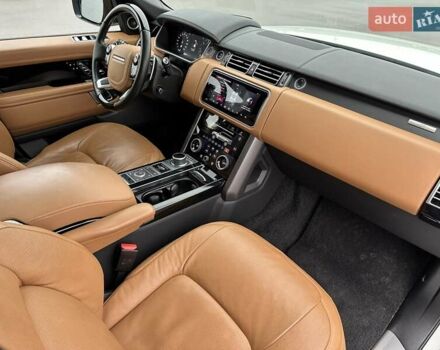 Белый Ленд Ровер Рендж Ровер, объемом двигателя 3 л и пробегом 75 тыс. км за 89900 $, фото 28 на Automoto.ua