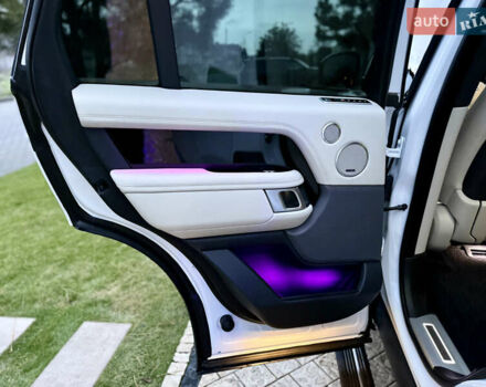 Белый Ленд Ровер Рендж Ровер, объемом двигателя 3 л и пробегом 98 тыс. км за 89000 $, фото 29 на Automoto.ua